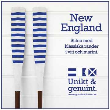 Åror i randigt i New England stil i vitt och marint.