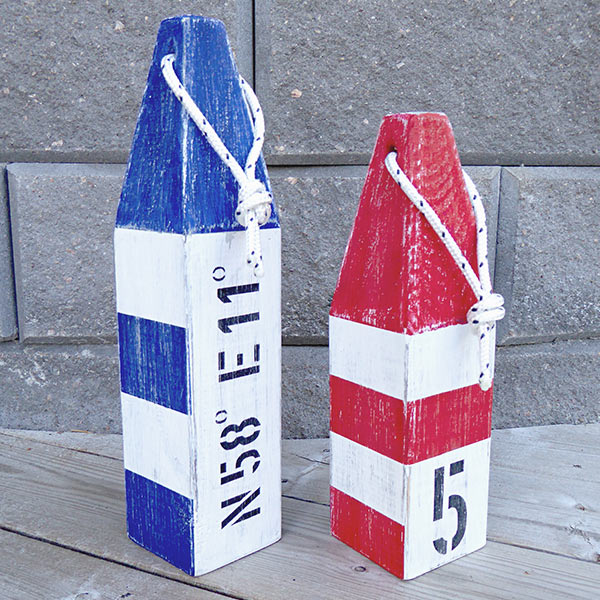 Träbojar i sliten New England stil
